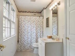 5 Chestnut Ln 5, Bedford MA 01730