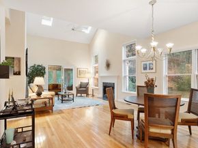 5 Chestnut Ln 5, Bedford MA 01730