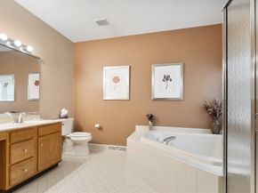 5 Chestnut Ln 5, Bedford MA 01730
