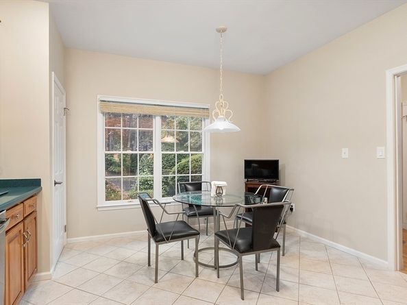 5 Chestnut Ln 5, Bedford MA 01730