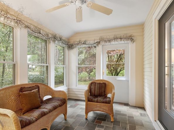 5 Chestnut Ln 5, Bedford MA 01730