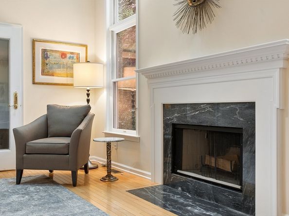 5 Chestnut Ln 5, Bedford MA 01730
