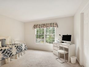 5 Chestnut Ln 5, Bedford MA 01730
