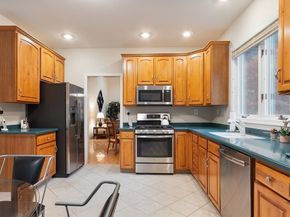 5 Chestnut Ln 5, Bedford MA 01730