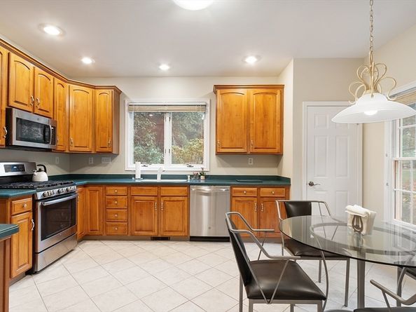 5 Chestnut Ln 5, Bedford MA 01730