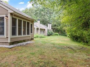 5 Chestnut Ln 5, Bedford MA 01730