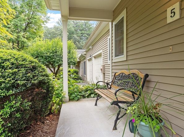 5 Chestnut Ln 5, Bedford MA 01730