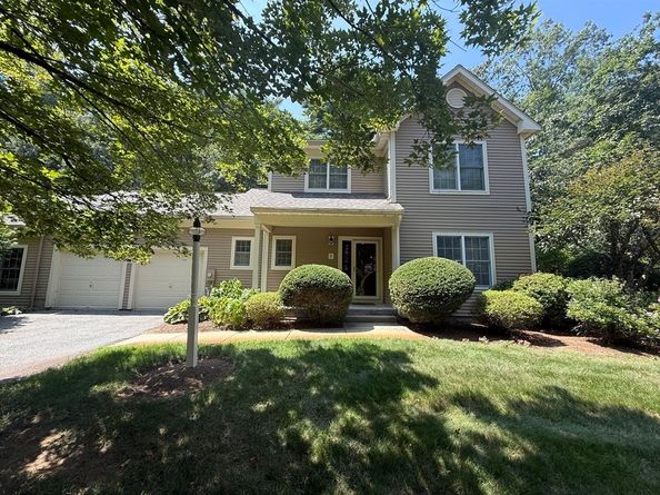 5 Chestnut Ln 5, Bedford MA 01730