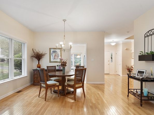 5 Chestnut Ln 5, Bedford MA 01730