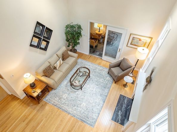 5 Chestnut Ln 5, Bedford MA 01730