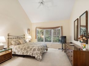 5 Chestnut Ln 5, Bedford MA 01730