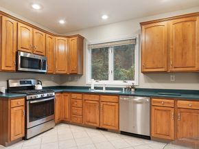 5 Chestnut Ln 5, Bedford MA 01730