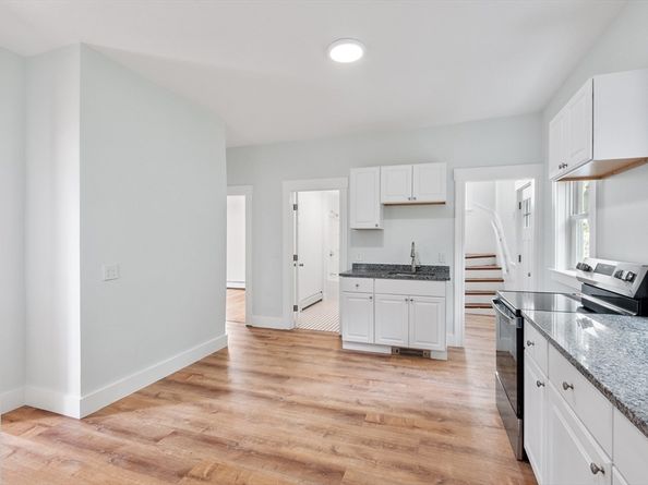 39 Arlington St, Fitchburg MA 01420
