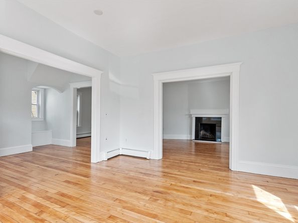 39 Arlington St, Fitchburg MA 01420