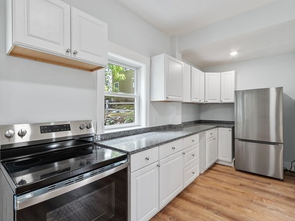 39 Arlington St, Fitchburg MA 01420