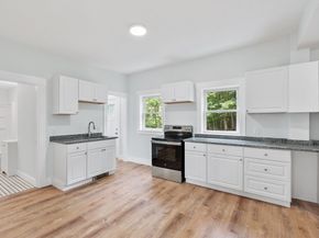 39 Arlington St, Fitchburg MA 01420