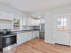 39 Arlington St, Fitchburg MA 01420