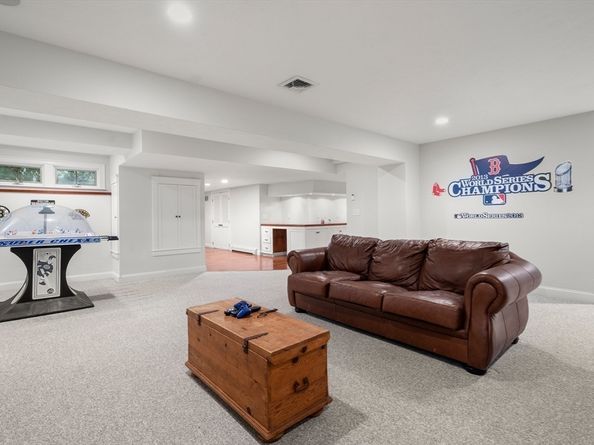 141 Deerfield Ln, Hanover MA 02339