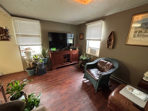 18 Sutton Ave, Oxford MA 01540