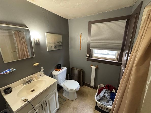 18 Sutton Ave, Oxford MA 01540