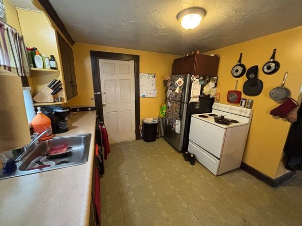 18 Sutton Ave, Oxford MA 01540