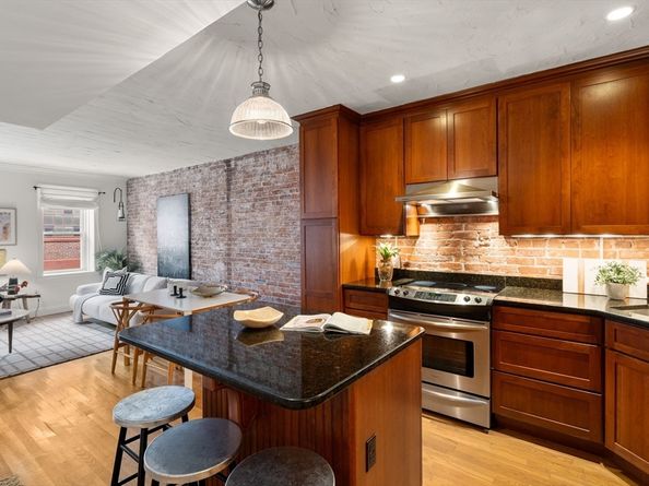 156 Prince St 11, Boston MA 02113
