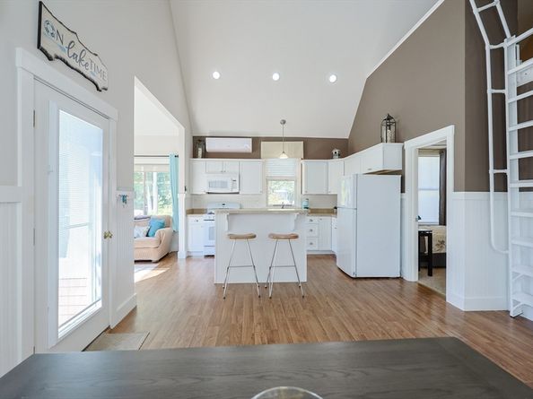 2 Courtview Ln 2, Westford MA 01886