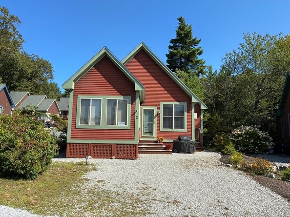 2 Courtview Ln 2, Westford MA 01886