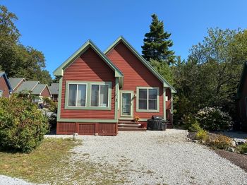 2 Courtview Ln
