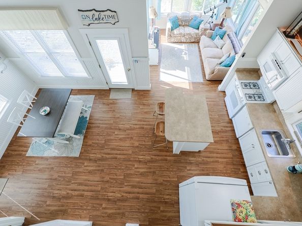 2 Courtview Ln 2, Westford MA 01886