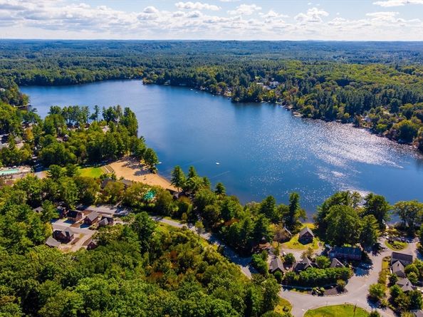 2 Courtview Ln 2, Westford MA 01886