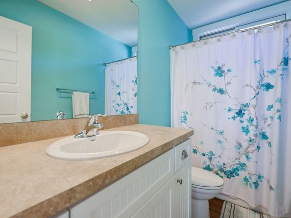 2 Courtview Ln 2, Westford MA 01886