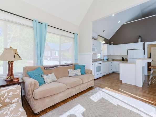 2 Courtview Ln 2, Westford MA 01886