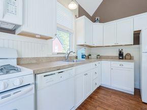 2 Courtview Ln 2, Westford MA 01886