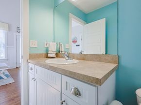 2 Courtview Ln 2, Westford MA 01886