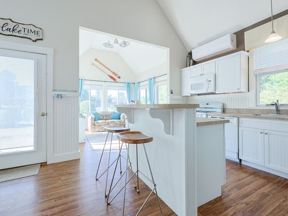 2 Courtview Ln 2, Westford MA 01886