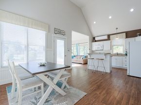 2 Courtview Ln 2, Westford MA 01886