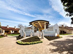 27500 La Vida Real, Los Altos Hills CA 94022