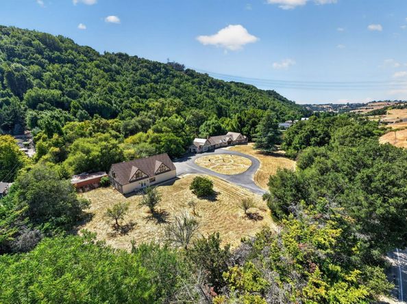 25489 Palomares Road, Castro Valley CA 94552