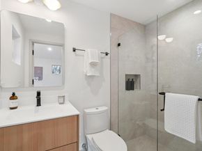 985 Lincoln Avenue, Palo Alto CA 94301