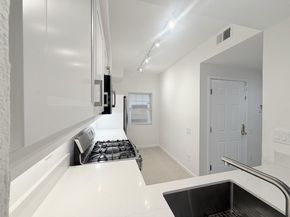 313 Crescent Court, Brisbane CA 94005