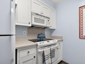 1910 Mount Vernon Court 10, Mountain View CA 94040