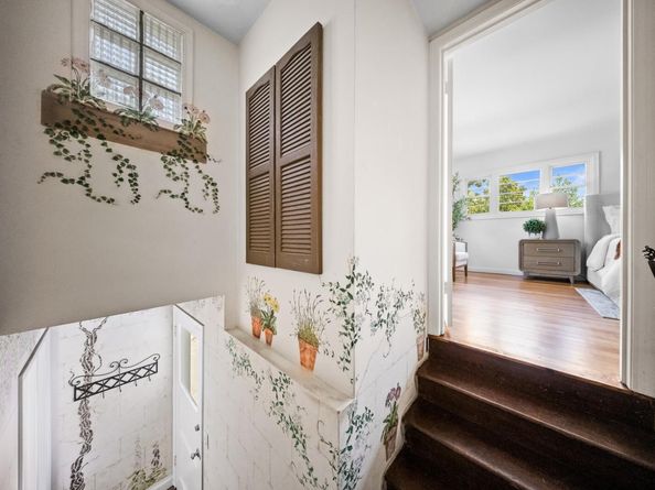 1711 Guinda Street, Palo Alto CA 94303