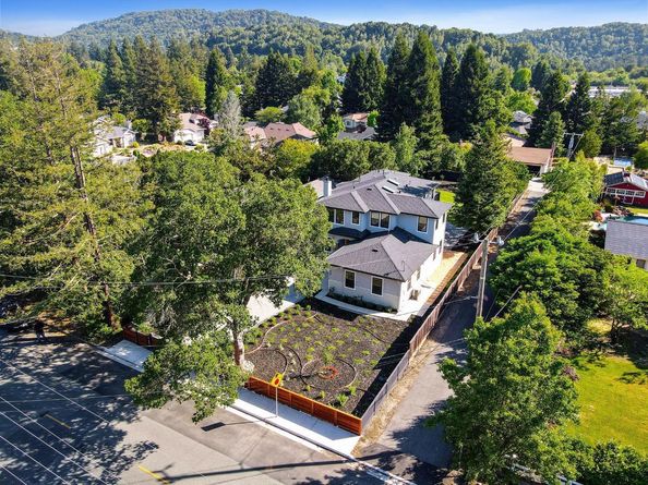 1066 Larch Avenue, Moraga CA 94556