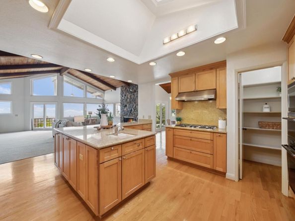 21193 Michaels Drive, Saratoga CA 95070