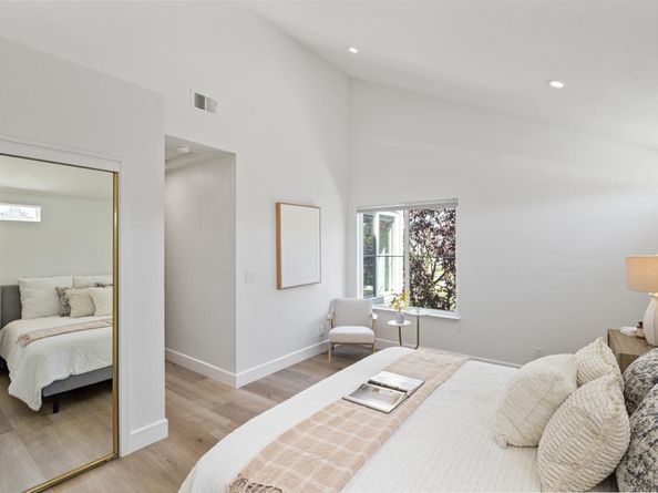 26 Binnacle Lane, Foster City CA 94404
