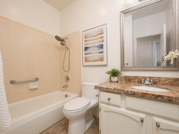 217 8th Avenue 203, San Mateo CA 94401