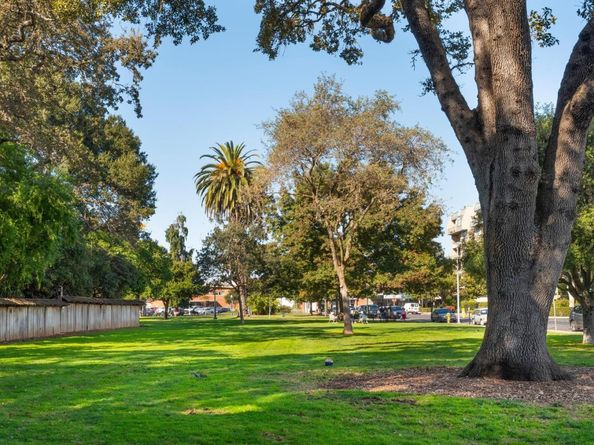 217 8th Avenue 203, San Mateo CA 94401