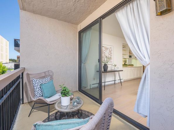 217 8th Avenue 203, San Mateo CA 94401