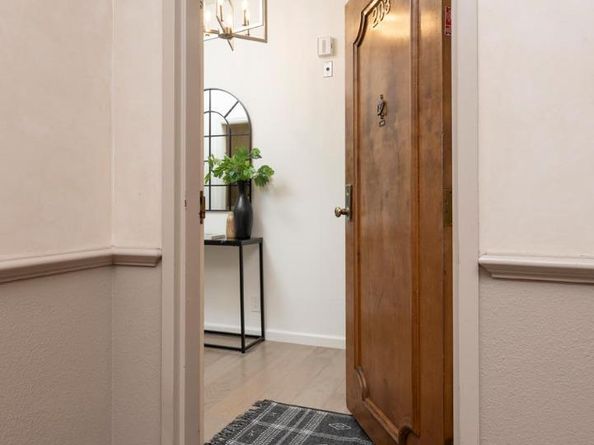 217 8th Avenue 203, San Mateo CA 94401